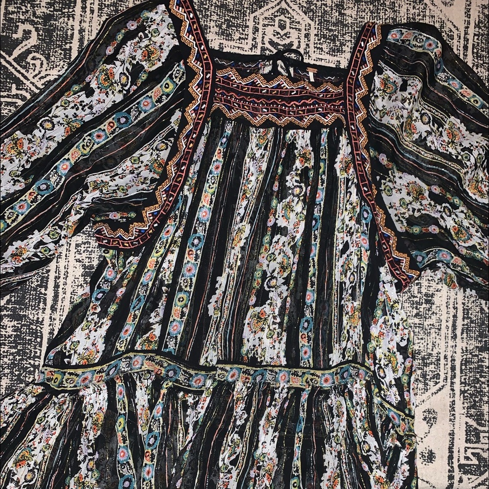 FREE PEOPLE size small DANCE MAGIC TUNIC